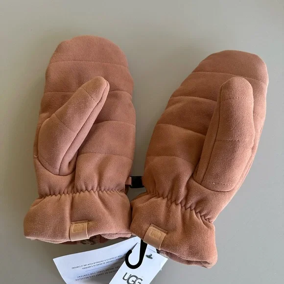 UGG Tasman Mittens size L/XL Apple Blossom
